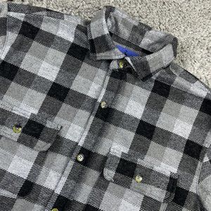 TAILORBYRD "The Sweatershirt" Men Medium Gray Slim Fit Plaid Flannel Long Sleeve